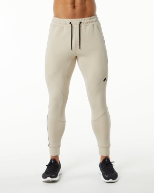 Alphalete ELMTS Cuffed Jogger Miesten Juoksuvaatteet Vanilla | VJQDA-1028