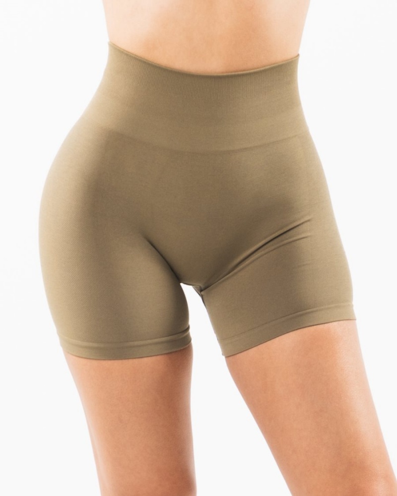 Alphalete Amplify Lyhyt 4.5" Naisten Shortsit Willow | SBWVY-4263