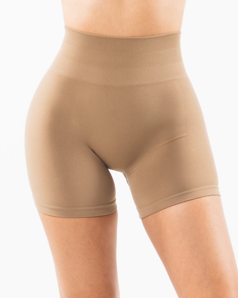 Alphalete Amplify Lyhyt 4.5" Naisten Shortsit Chai | TZICA-4763