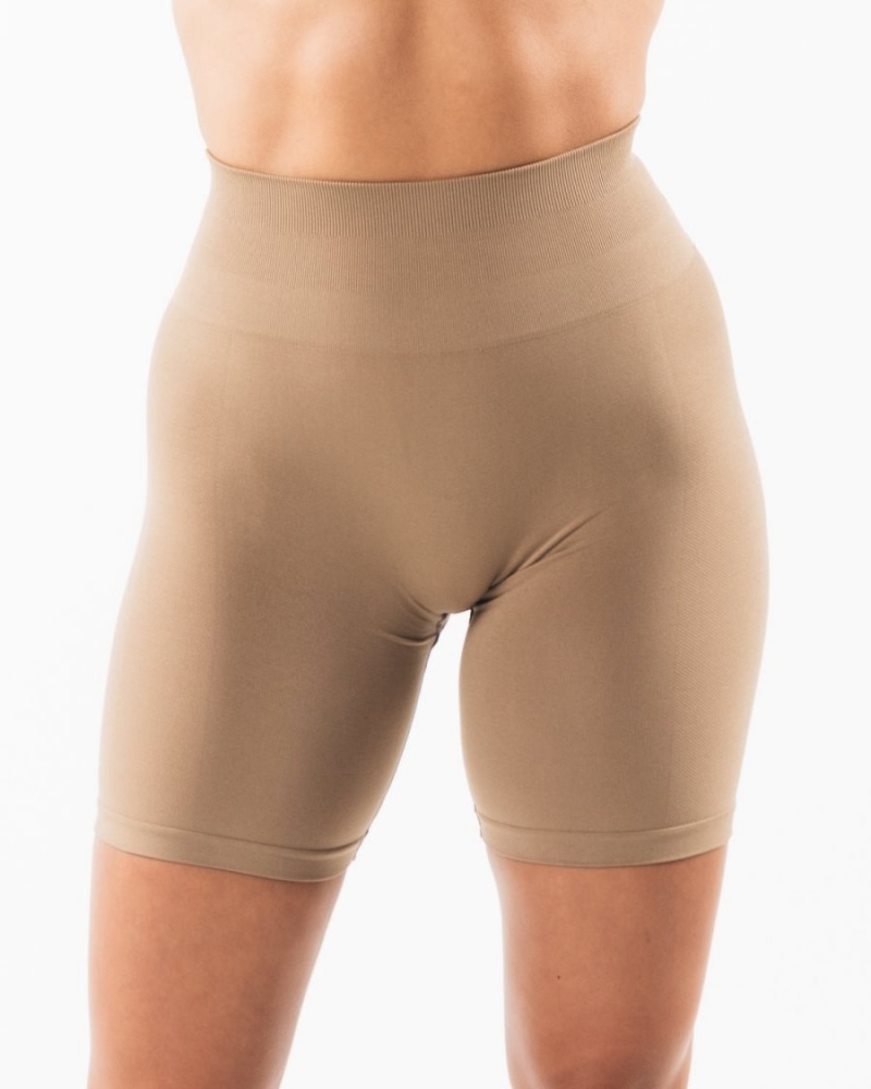 Alphalete Amplify Lyhyt 6.5” Naisten Shortsit Chai | GBVJM-1654