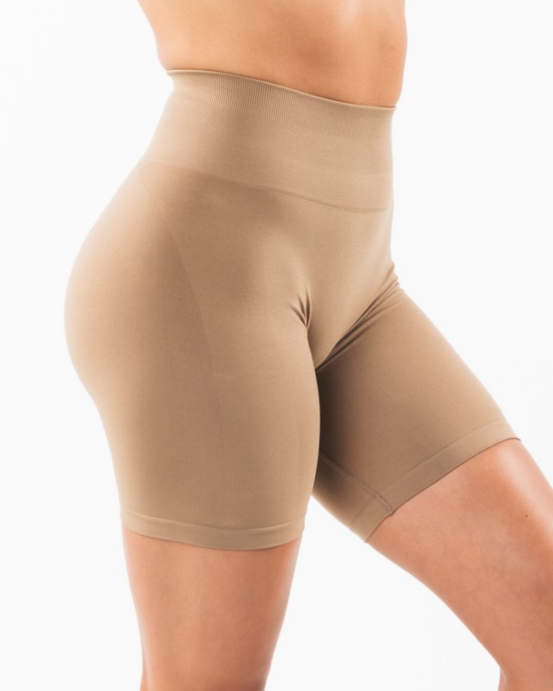 Alphalete Amplify Lyhyt 6.5” Naisten Shortsit Chai | GBVJM-1654