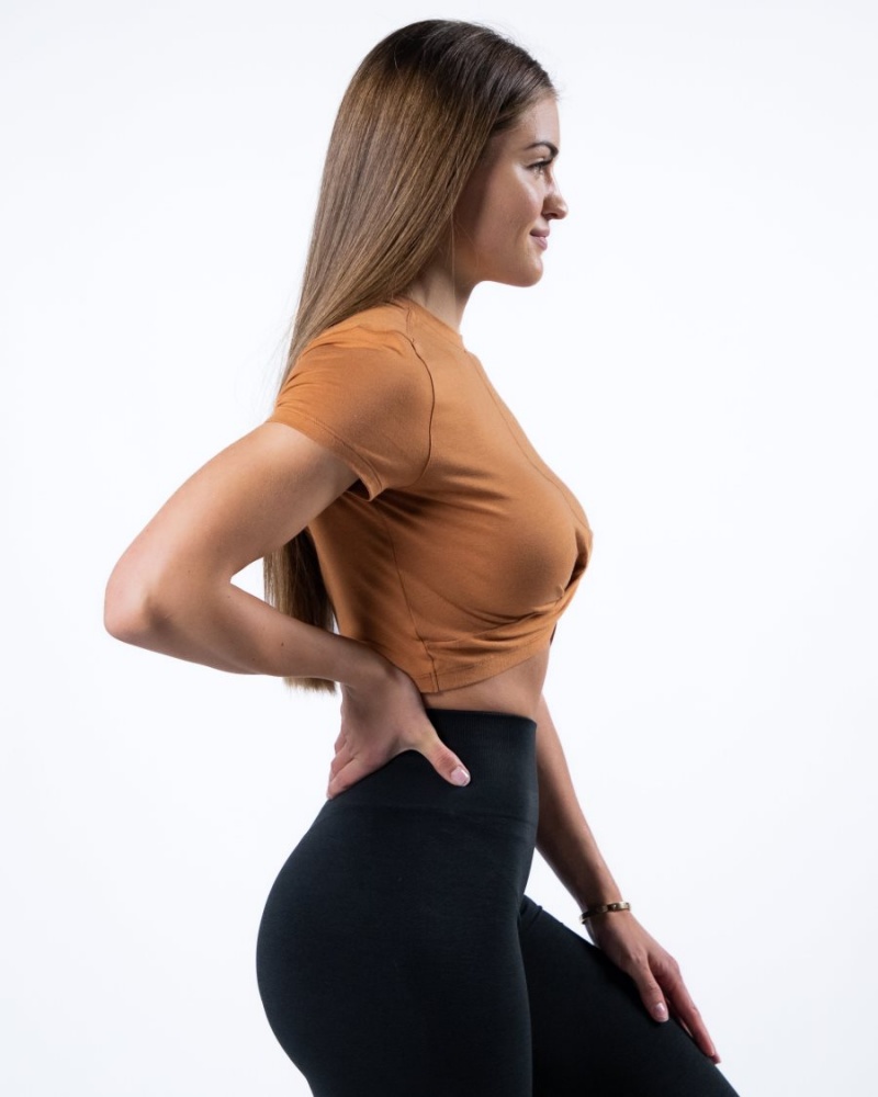 Alphalete Evo Twist Crop Naisten Paidat Camel | MHYQJ-7304