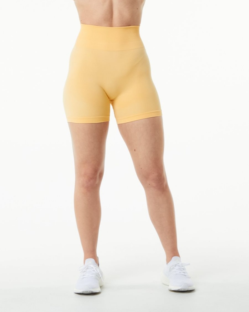 Alphalete Ozone Lyhyt 5.5" Naisten Shortsit Daffodil | DMJEV-9580